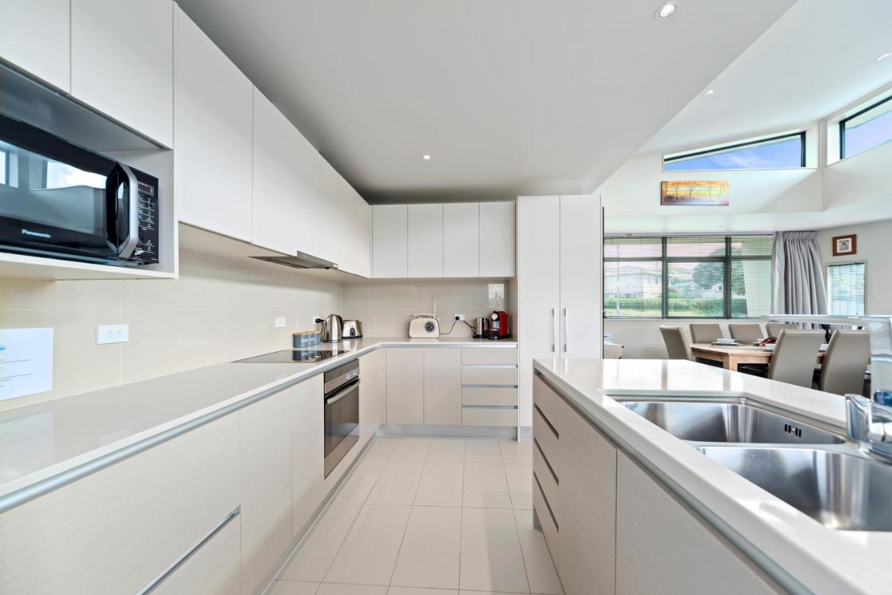 Two Views Taupo Apartment Buitenkant foto